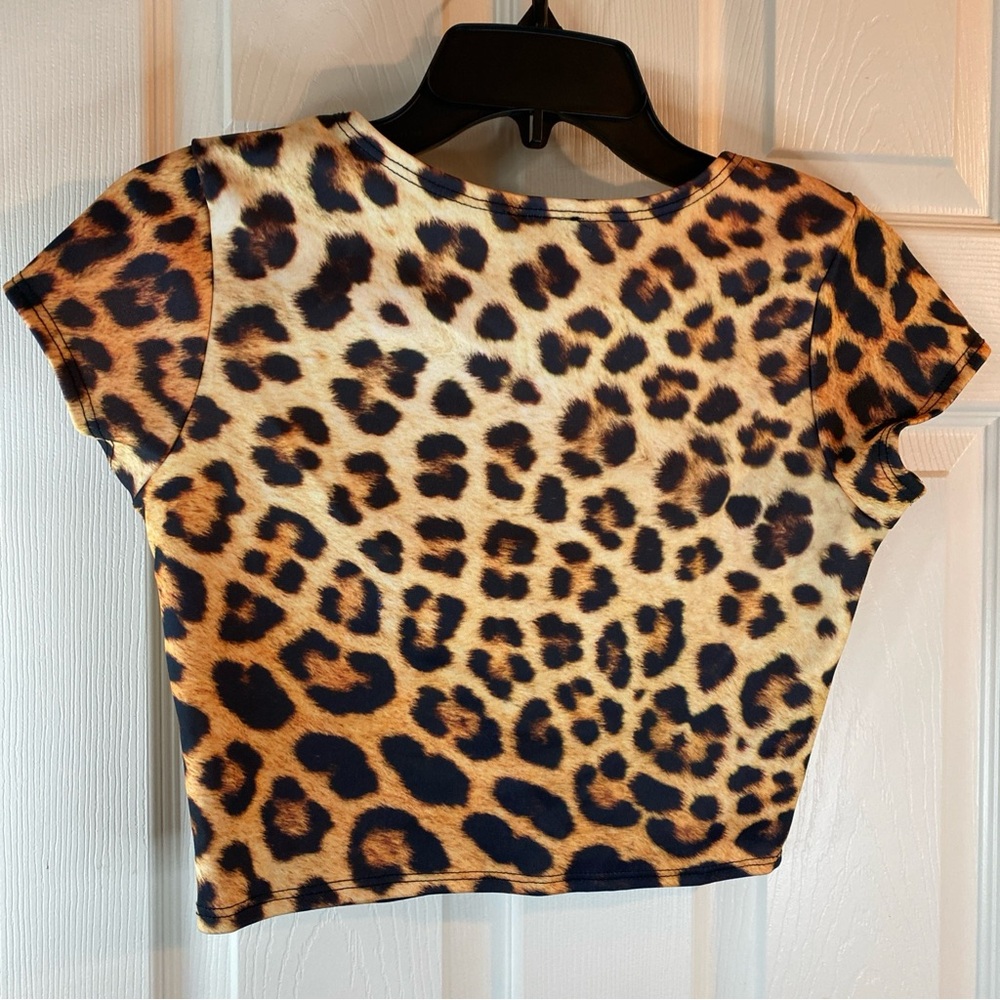 Rue21 Women M MEDIUM Top Blouse Shirt Cheetah Leopard Print Crop Stretch Relax - Picture 6 of 10